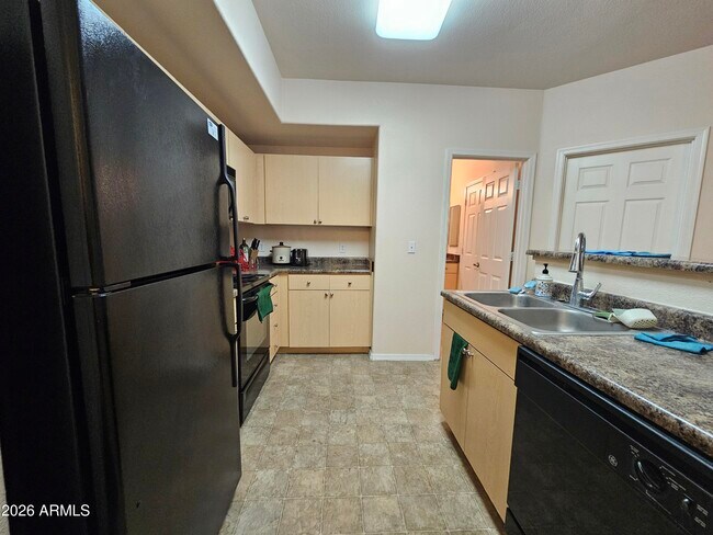 18416 N Cave Creek Rd Phoenix, AZ 85032 photo 5