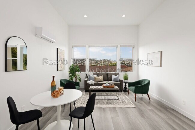 5148 Manchester Rd San Diego, CA 92115 photo 2