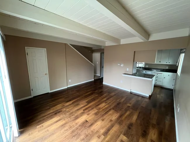 320 Berry St photo 3