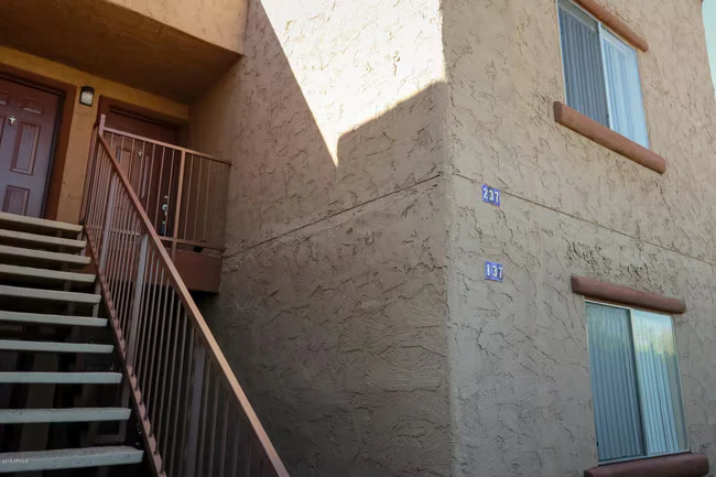 8256 E Arabian Trail Scottsdale, AZ 85258 photo 2