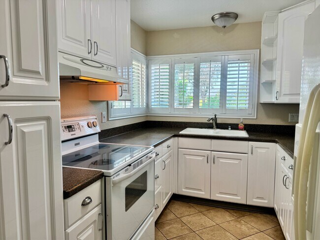 17607 Pomerado Rd San Diego, CA 92128 photo 2