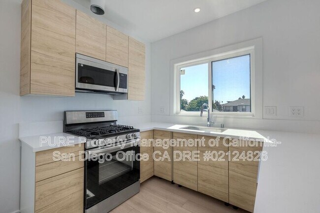 2175 Bacon St San Diego, CA 92107 photo 5