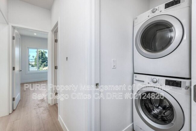 2175 Bacon St San Diego, CA 92107 photo 2