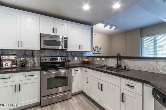 16 W Encanto Blvd Phoenix, AZ 85003 photo 2