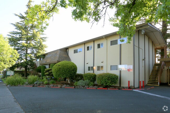 Redwood Gardens photo 2