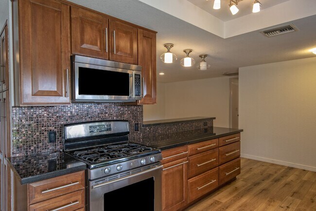 720 W Rose Ln Phoenix, AZ 85013 photo 4