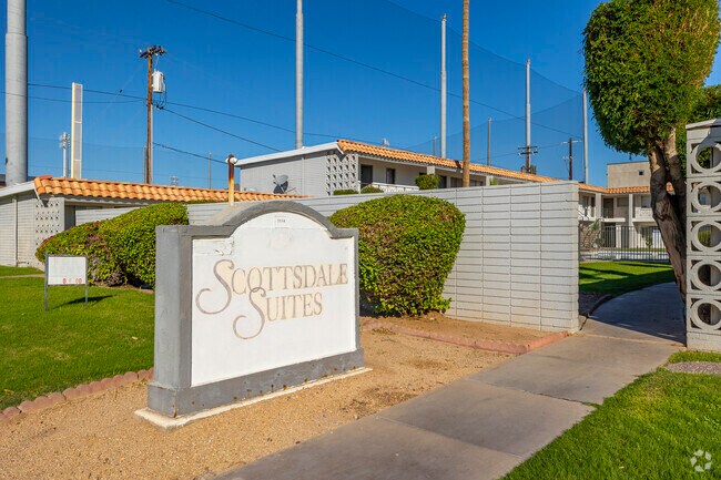 Scottsdale Suites Apartments photo 2
