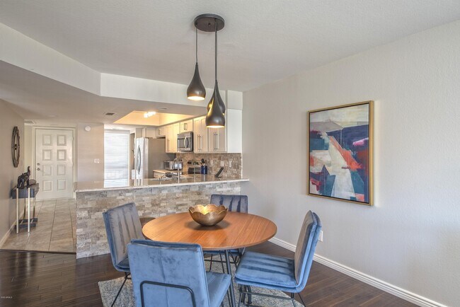 8651 E Royal Palm Rd Scottsdale, AZ 85258 photo 4