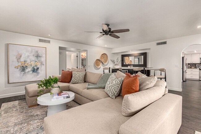 5867 E Kathleen Rd Scottsdale, AZ 85254 photo 2