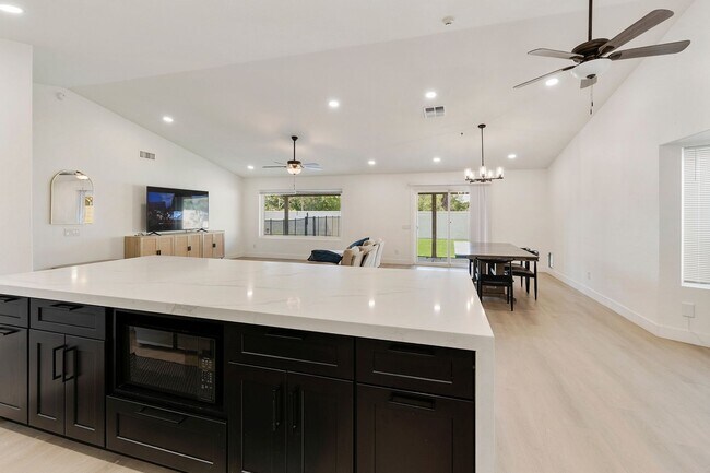 351 W Amoroso Dr Gilbert, AZ 85233 photo 3