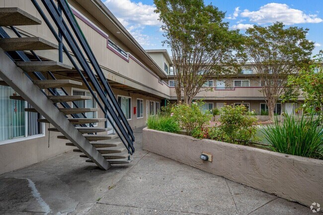 30 Novato St San Rafael, CA 94901 photo 4