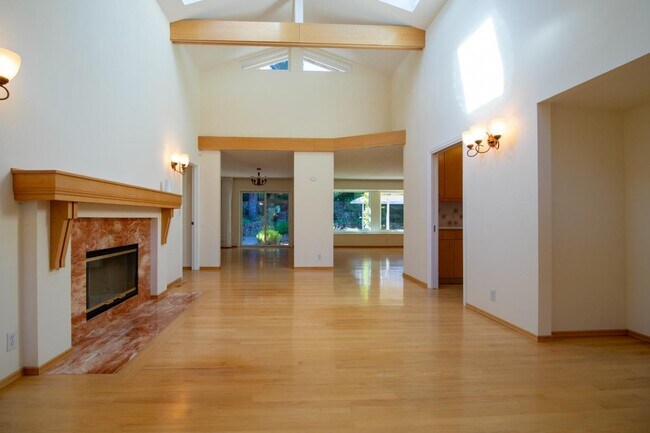 908 Glennan Dr Redwood City, CA 94061 photo 4
