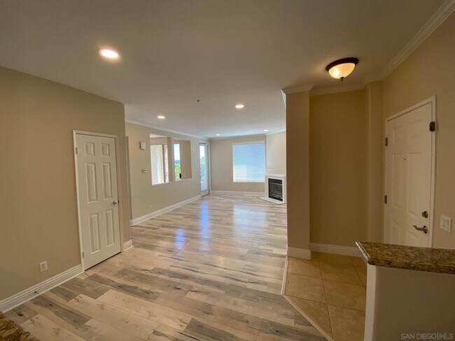 12376 Carmel Country Rd San Diego, CA 92130 photo 2