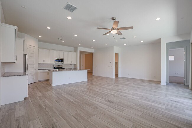 9243 W Montecito Ave Phoenix, AZ 85037 photo 5