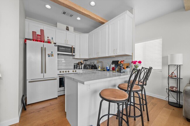 5338 Hewlett Dr San Diego, CA 92115 photo 3