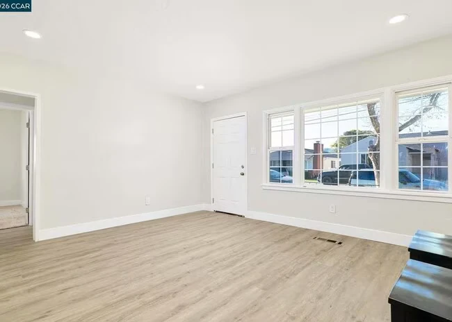90 Manville Ave Pittsburg, CA 94565 photo 3