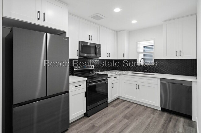 6644 Rockglen Ave San Diego, CA 92111