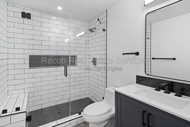 6644 Rockglen Ave San Diego, CA 92111 photo 5