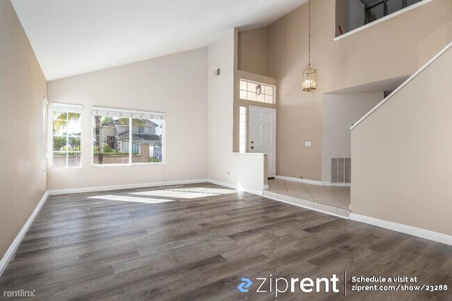 9588 Vervain St San Diego, CA 92129 photo 2
