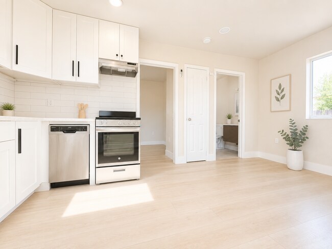 1243 58th Ave Oakland, CA 94621 photo 2
