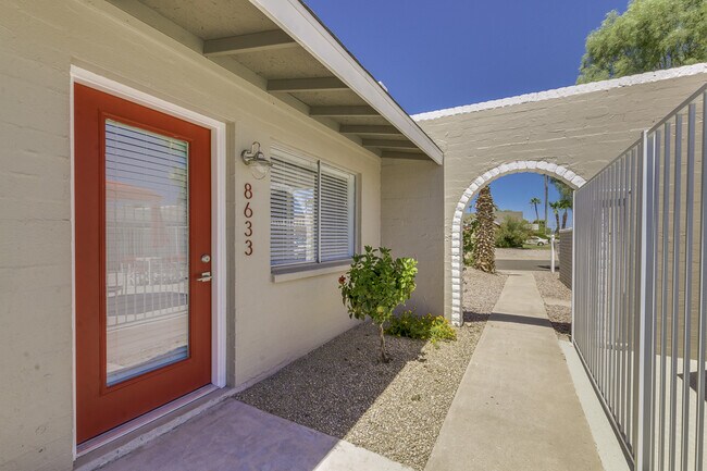 8635 E Coronado Rd Scottsdale, AZ 85257 photo 5