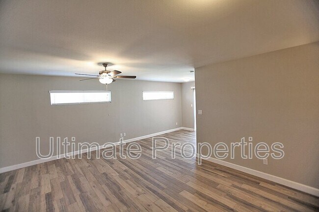 5520 W Alice Ave photo 4