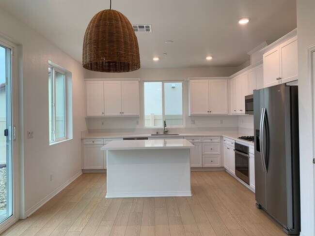 36509 Flint Dr Winchester, CA 92596 photo 5