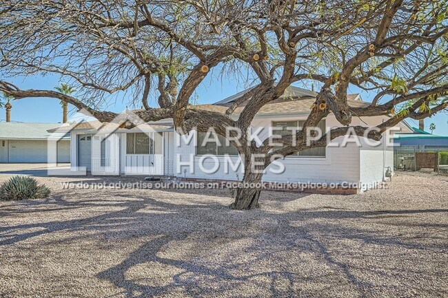 12021 N Riviera Ct Sun City, AZ 85351 photo 3