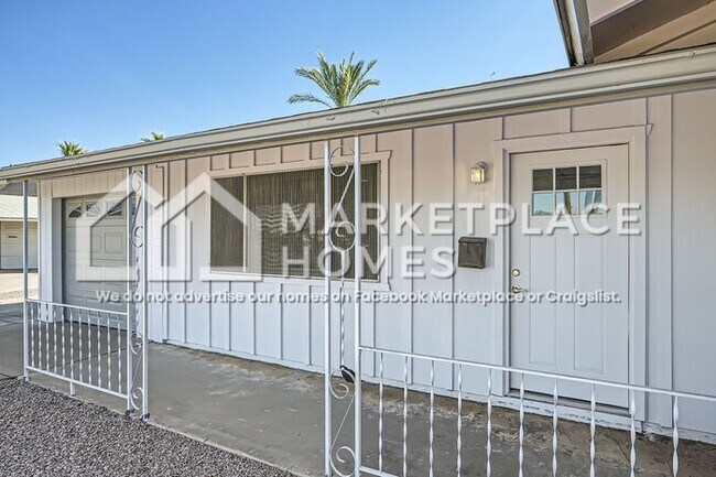12021 N Riviera Ct Sun City, AZ 85351 photo 4