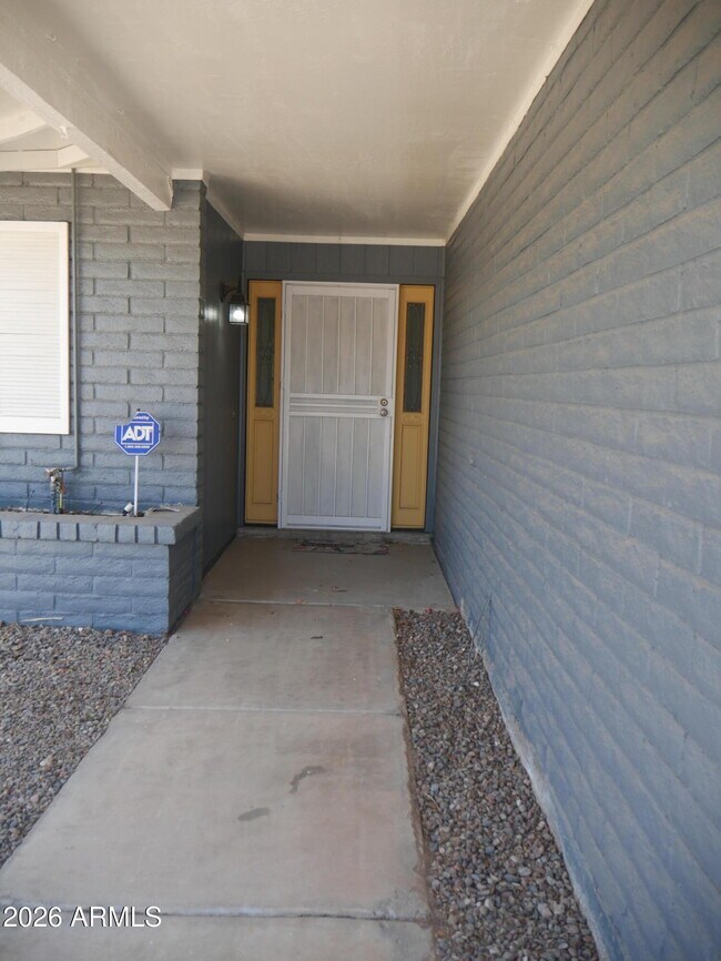 1201 W Loughlin Dr Chandler, AZ 85224 photo 3