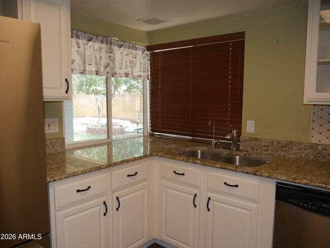 1201 W Loughlin Dr Chandler, AZ 85224 photo 4