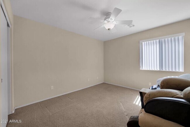 23471 N Desert Dr Florence, AZ 85132 photo 3