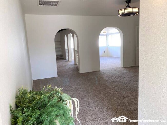 5444 E Pinchot Ave Phoenix, AZ 85018 photo 5