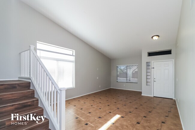 8605 S 49th Dr Phoenix, AZ 85339 photo 2