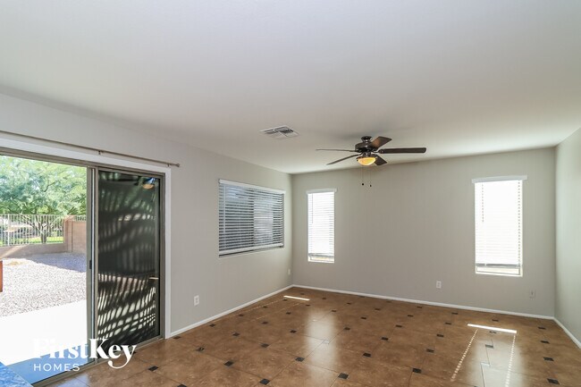 8605 S 49th Dr Phoenix, AZ 85339 photo 5