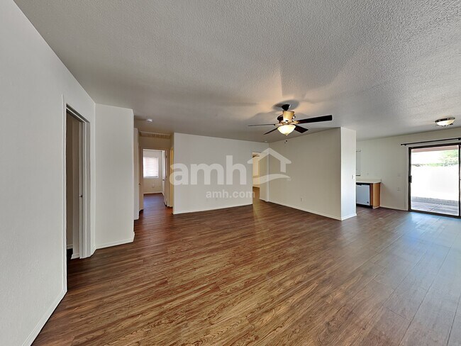 16400 N Lasso Dr Surprise, AZ 85374 photo 4