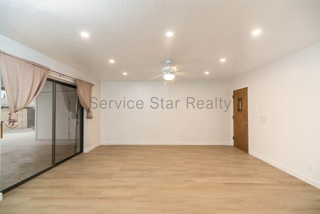 8525 E Mariposa Dr Scottsdale, AZ 85251 photo 4