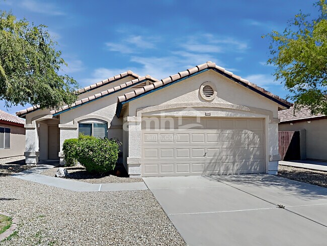 15848 W Jefferson St photo 2