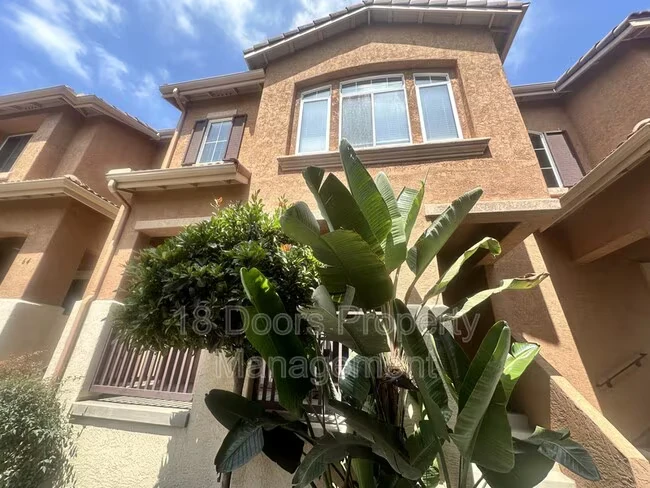 926 Camino De La Reina San Diego, CA 92108