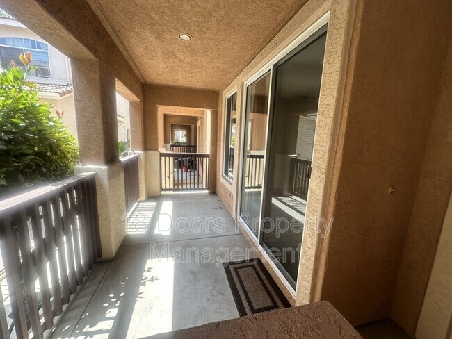 926 Camino De La Reina San Diego, CA 92108 photo 3