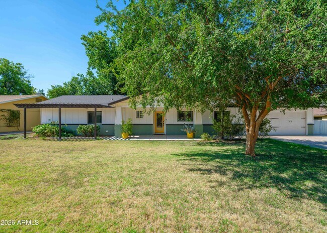 121 W Orchid Ln Phoenix, AZ 85021 photo 2