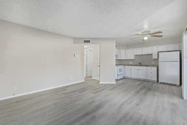 11002 N 15th Ave Phoenix, AZ 85029 photo 2