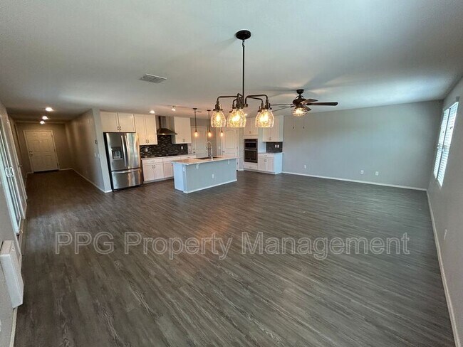 16549 W Sierra St Surprise, AZ 85388 photo 5