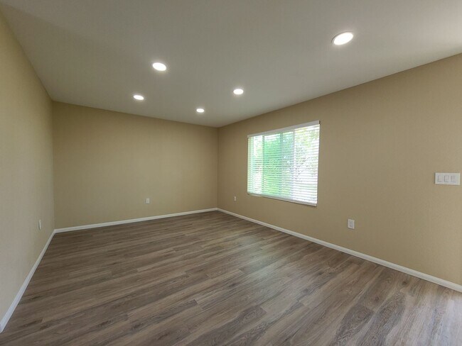 6331 Dinamica Way San Diego, CA 92111 photo 4