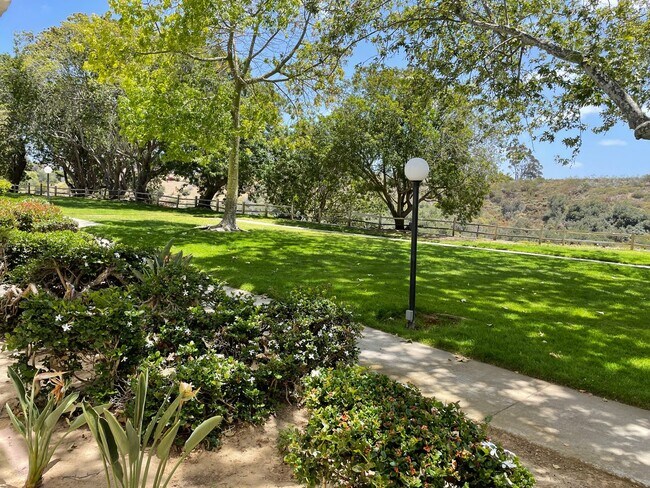6331 Dinamica Way San Diego, CA 92111 photo 2
