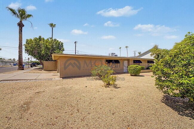 3333 E Medlock Dr Phoenix, AZ 85018 photo 5