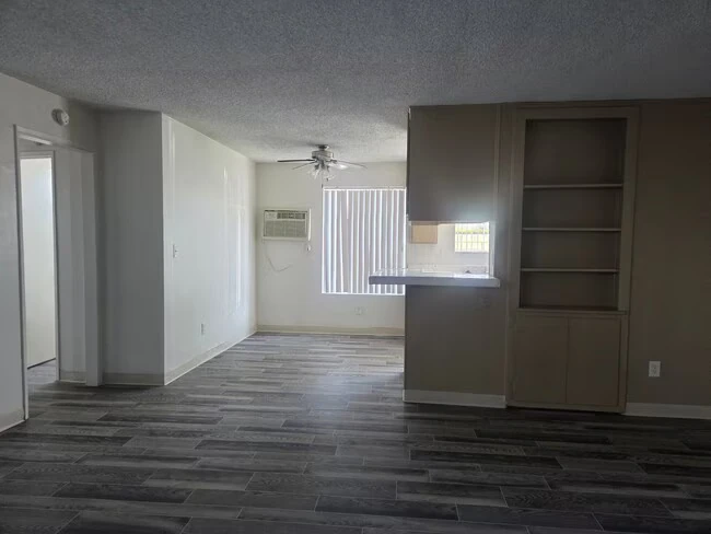 991 N Mollison Ave El Cajon, CA 92021 photo 3