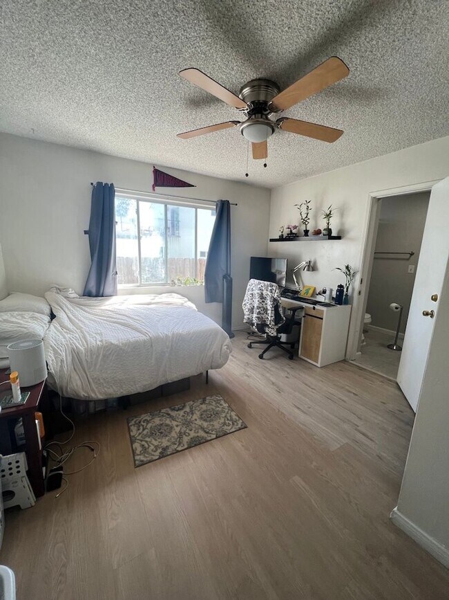 5048 54th St San Diego, CA 92115 photo 4