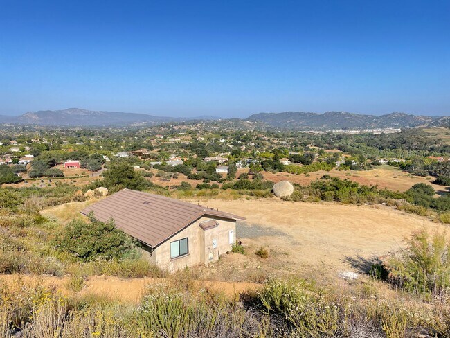 12478 Hillpoint Ct Valley Center, CA 92082