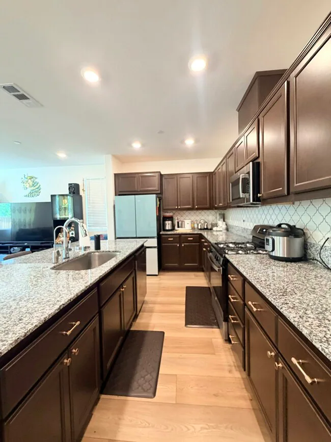 5401 Hames Valley Ln Antioch, CA 94531 photo 4